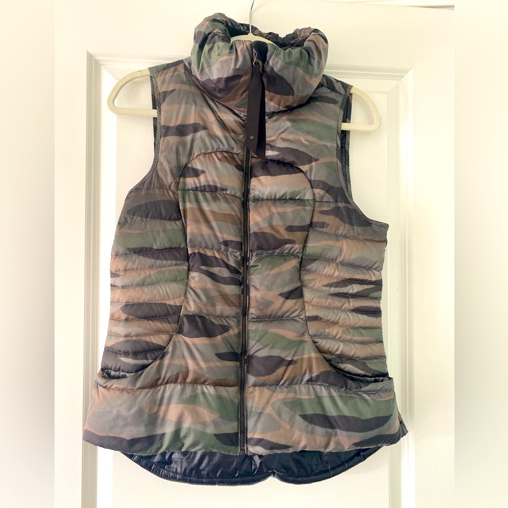 LuluLemon Fluffin awesome camo vest